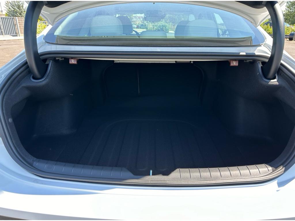 Vehicle image 7 of 24
