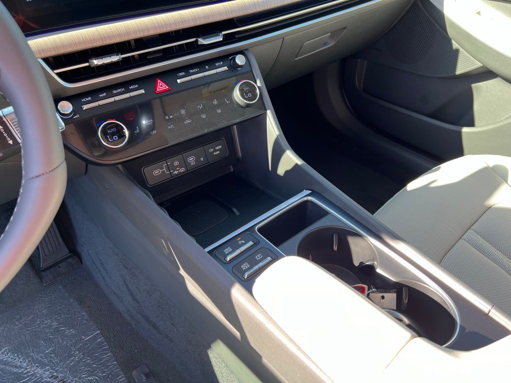 2024 Hyundai Sonata Hybrid Limited Image 32 of 42