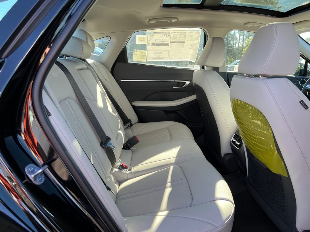 2024 Hyundai Sonata Hybrid Limited Image 13 of 42