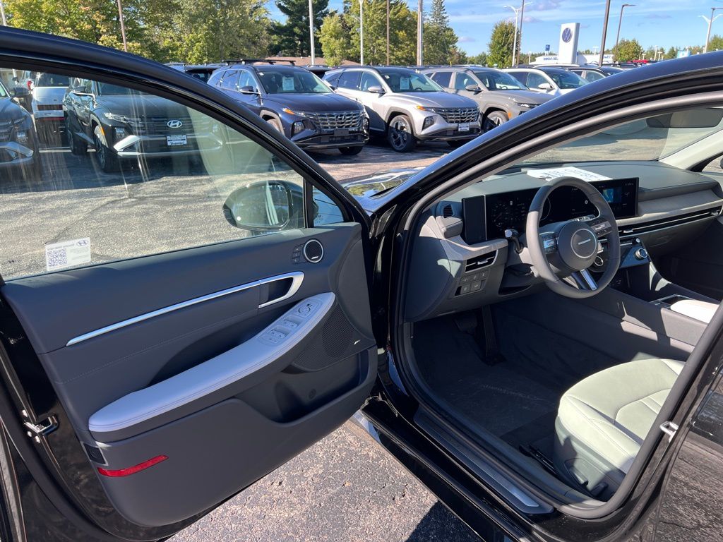 2024 Hyundai Sonata Hybrid Limited Image 24 of 42