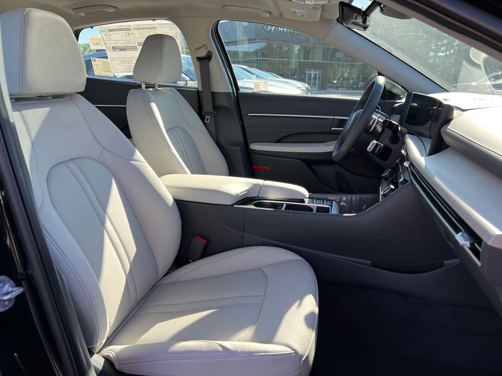 2024 Hyundai Sonata Hybrid Limited Image 15 of 42
