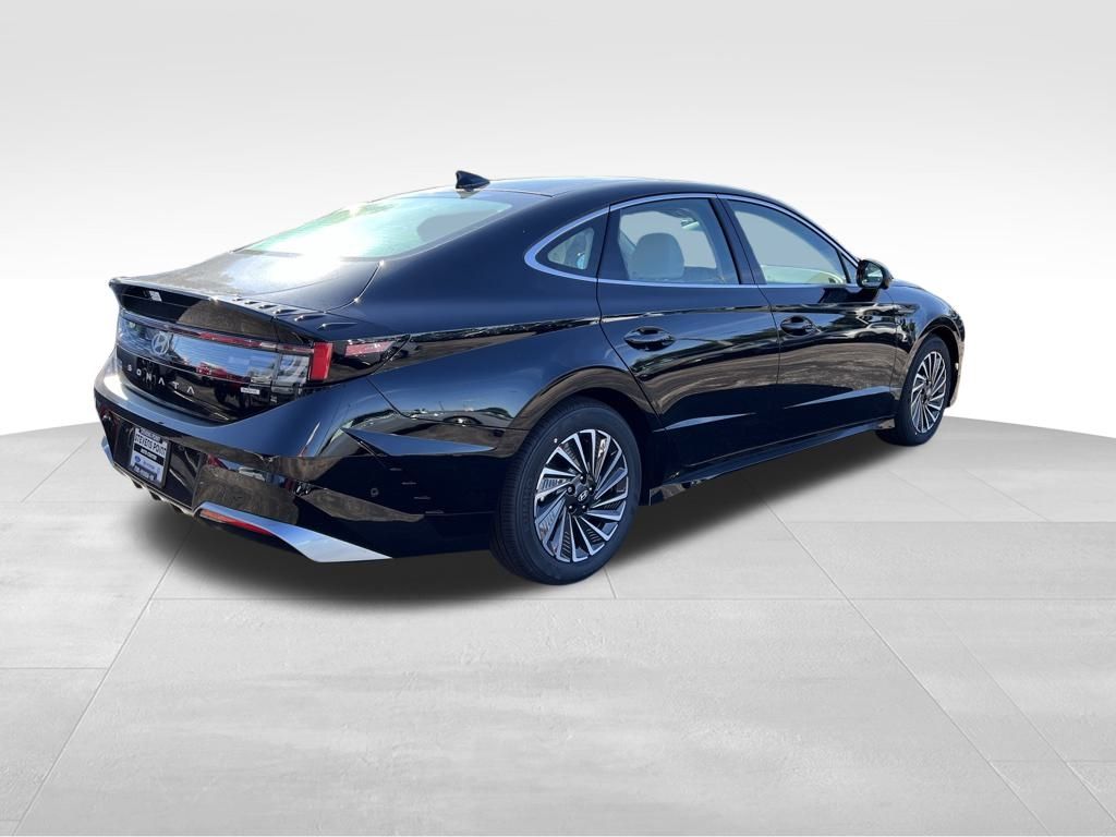 2024 Hyundai Sonata Hybrid Limited Image 7 of 42