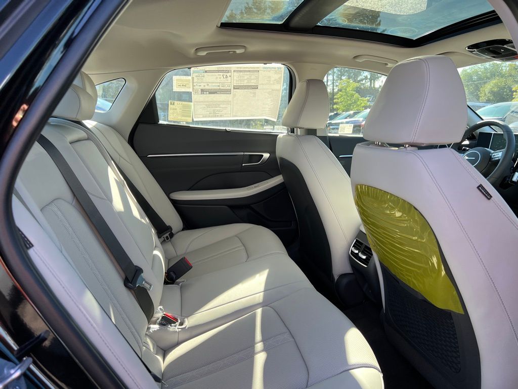 2024 Hyundai Sonata Hybrid Limited Image 14 of 42