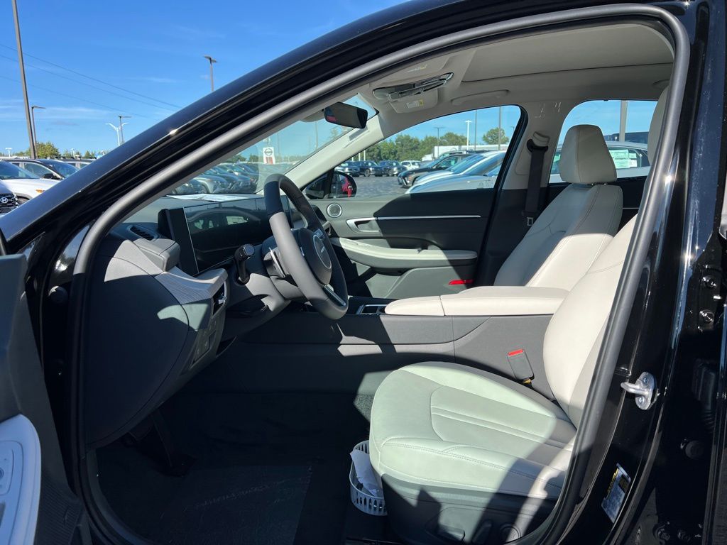 2024 Hyundai Sonata Hybrid Limited Image 38 of 42