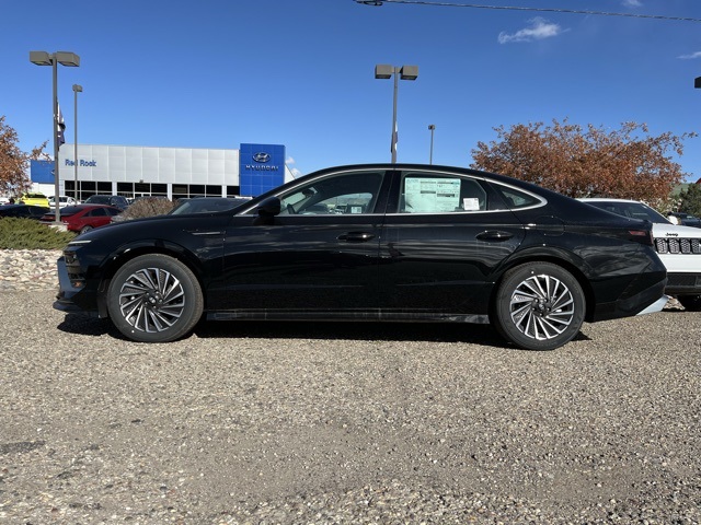 Vehicle image 2 of 9