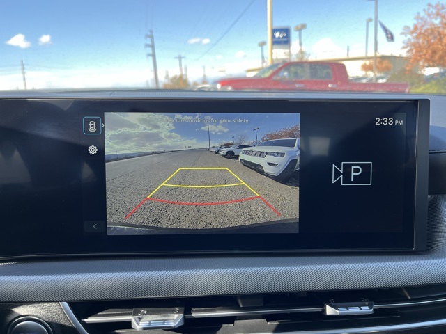 Vehicle image 7 of 9