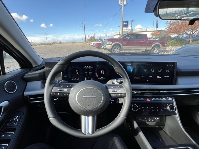 Vehicle image 5 of 9