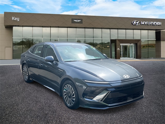 Vehicle image 2 of 12