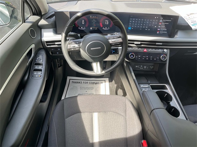 Vehicle image 8 of 12