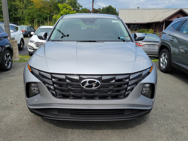 2024 Hyundai Tucson SE Image 2 of 5