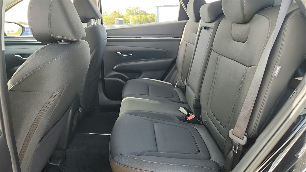 Vehicle image 15 of 17