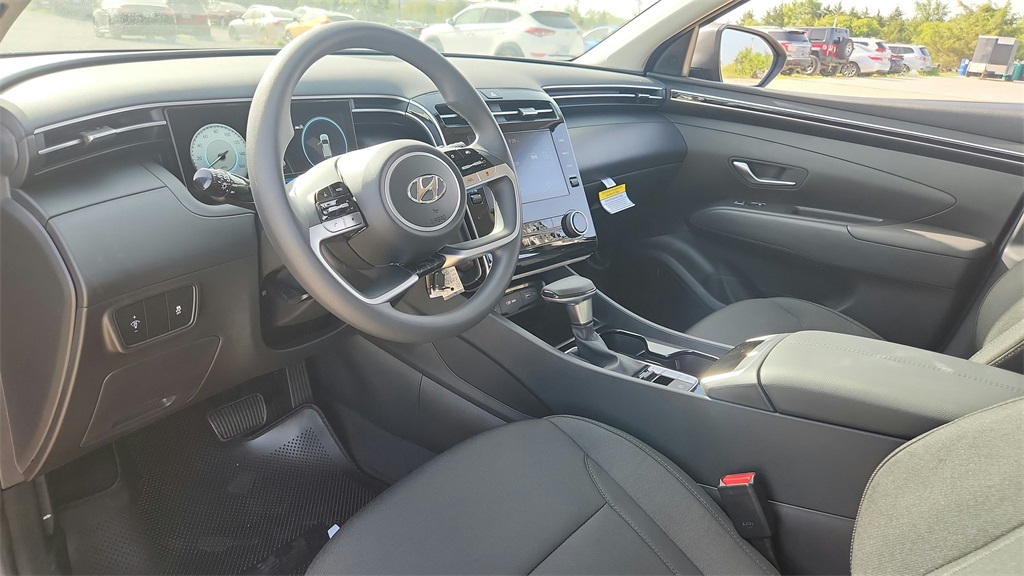 Vehicle image 9 of 17