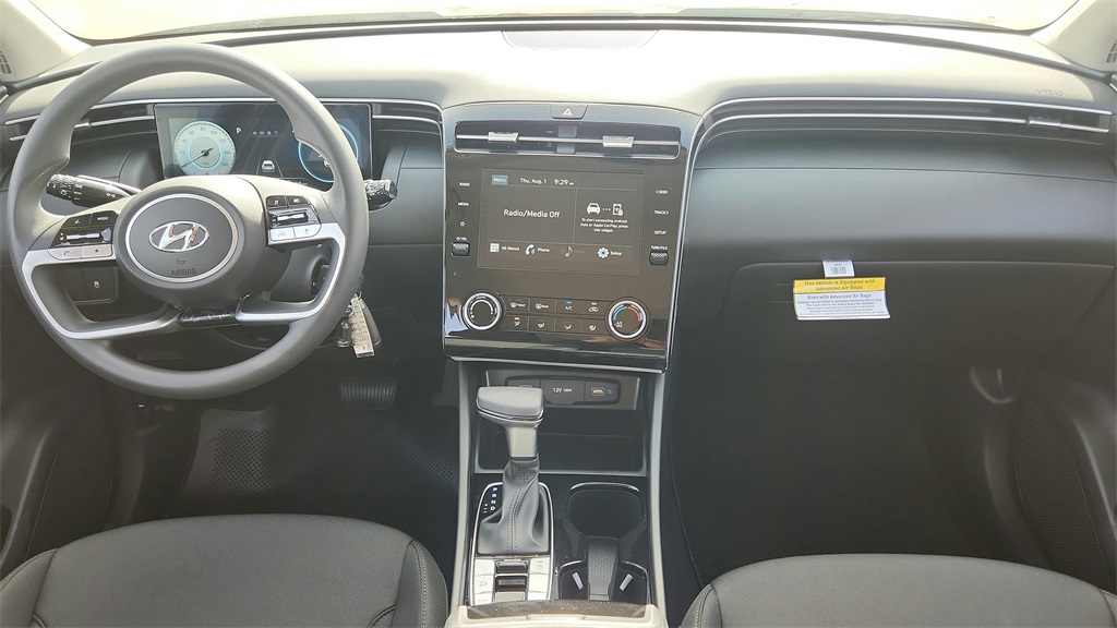 Vehicle image 14 of 17