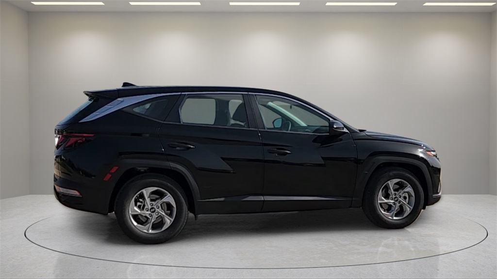 Vehicle image 4 of 17