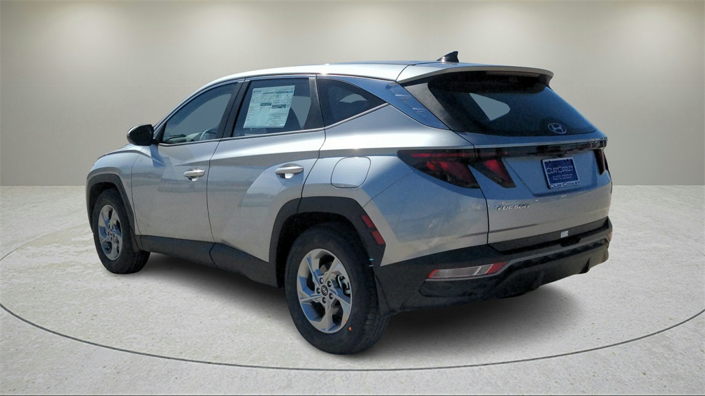 Vehicle image 13 of 17
