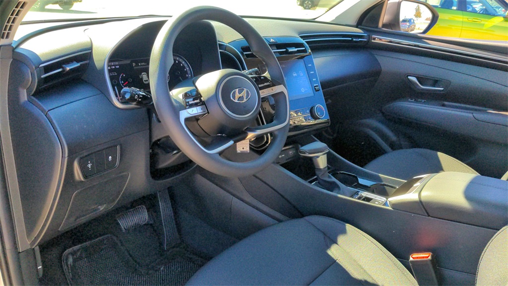 Vehicle image 16 of 17