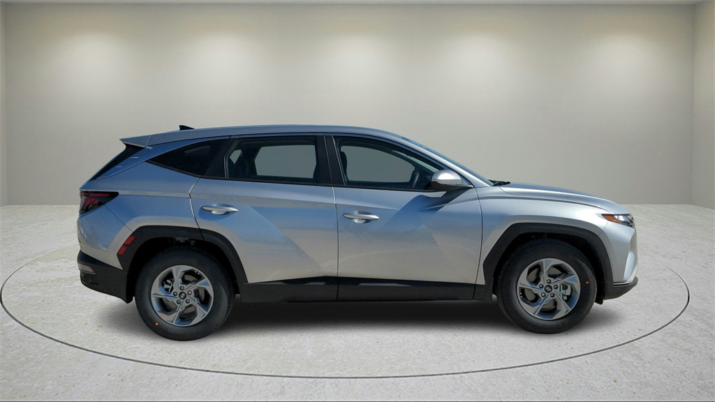 Vehicle image 7 of 17