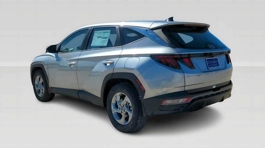 Vehicle image 14 of 17