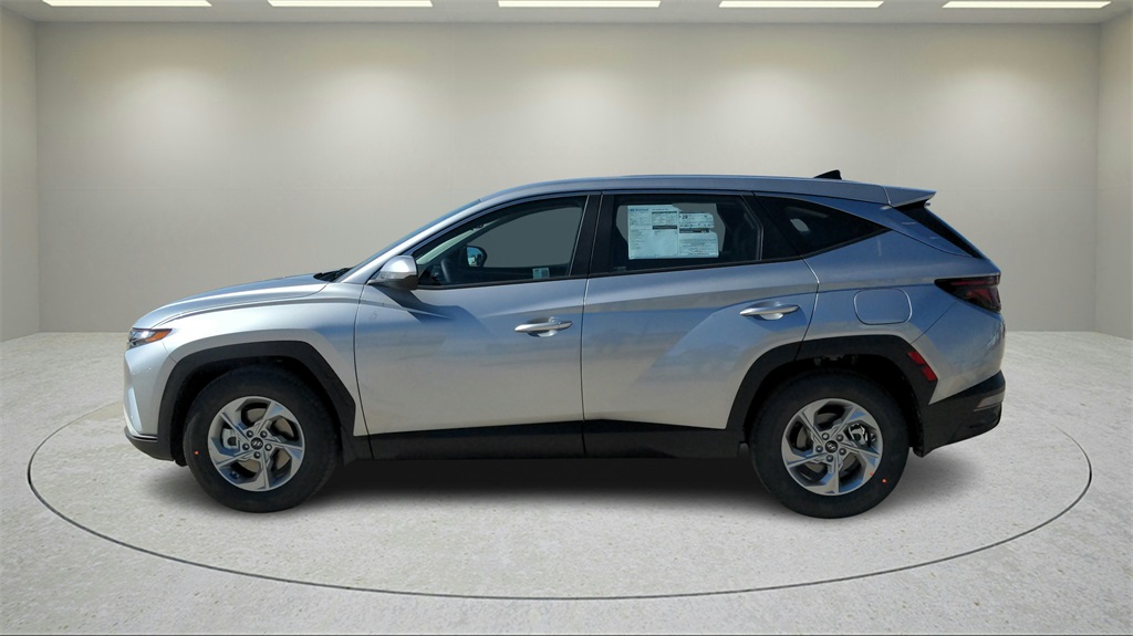 Vehicle image 15 of 17