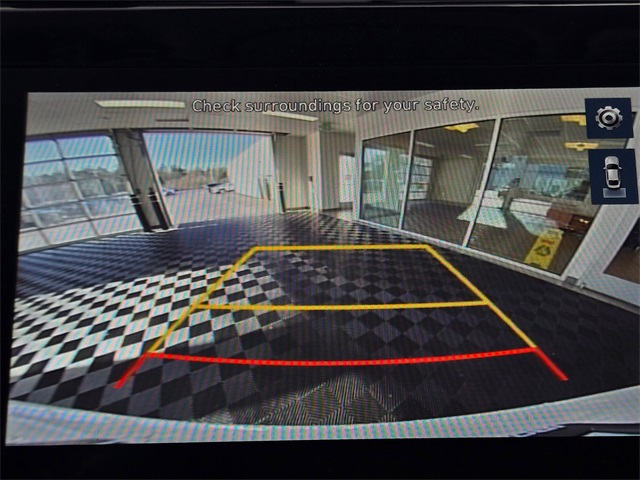 Vehicle image 20 of 27