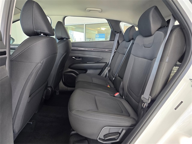 Vehicle image 24 of 27