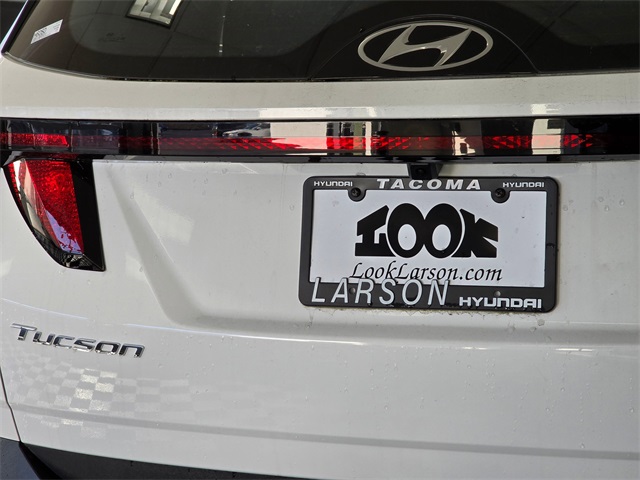Vehicle image 13 of 27