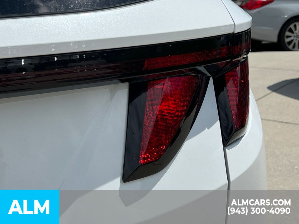 Vehicle image 34 of 41
