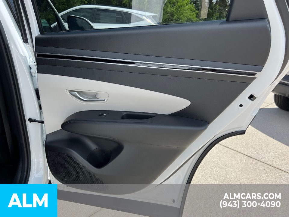 Vehicle image 40 of 41