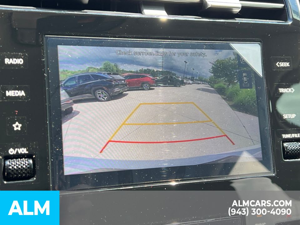 Vehicle image 19 of 41
