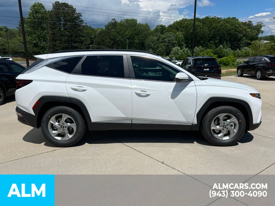 Vehicle image 4 of 41