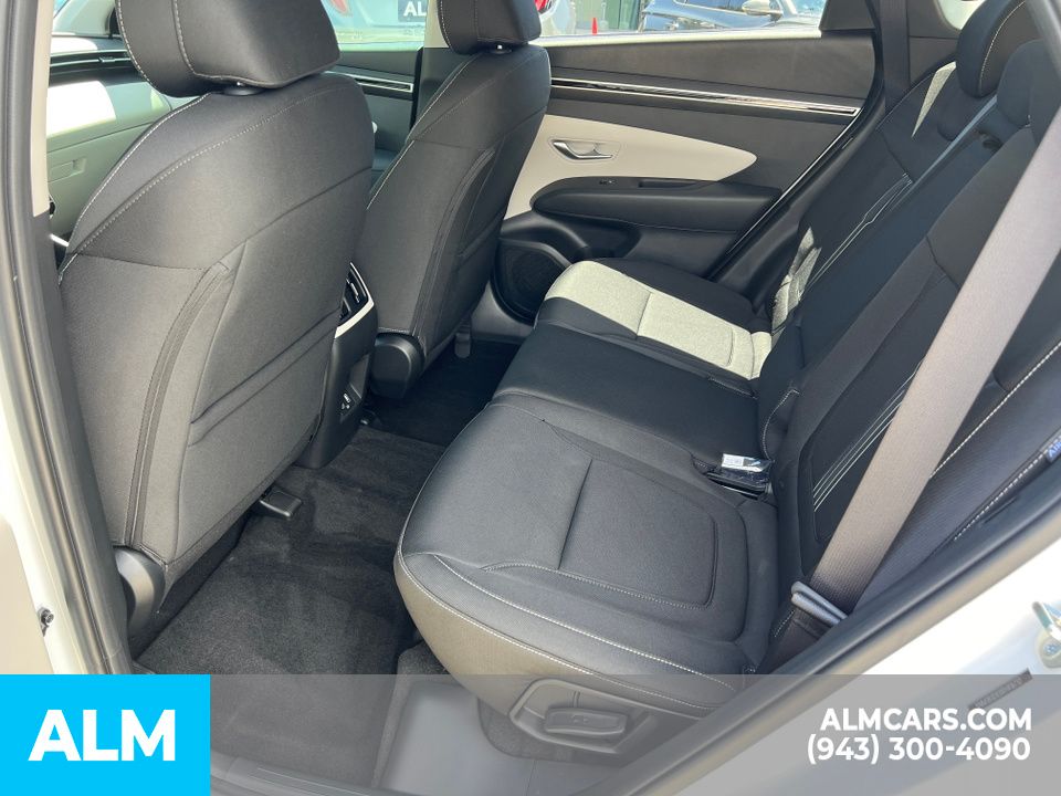 Vehicle image 11 of 41