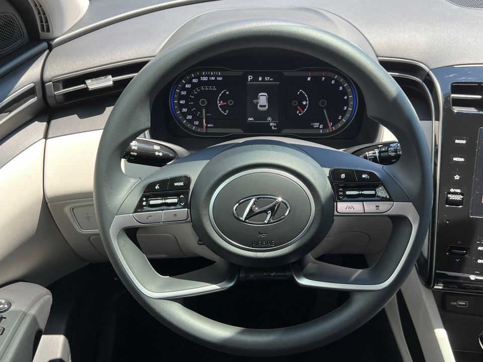 Vehicle image 25 of 37
