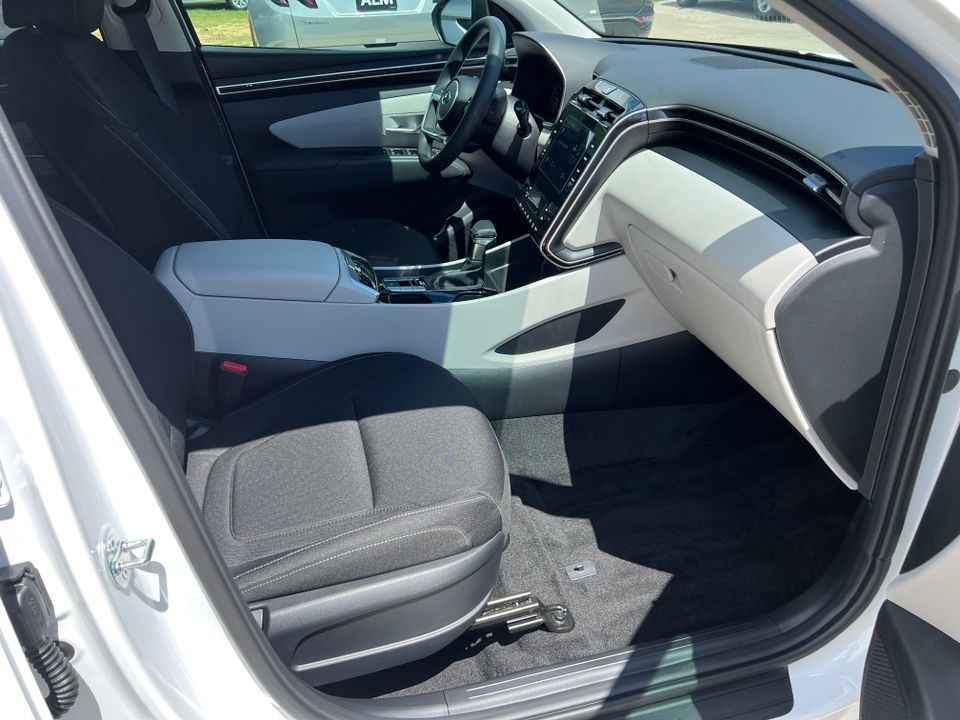 Vehicle image 15 of 37