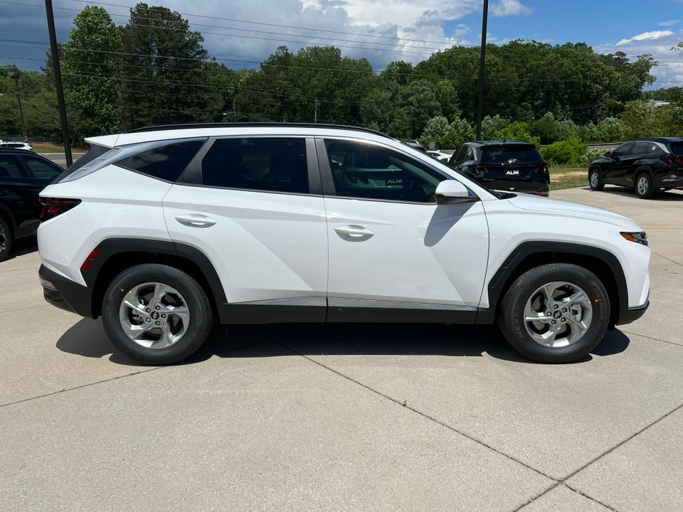 Vehicle image 4 of 37