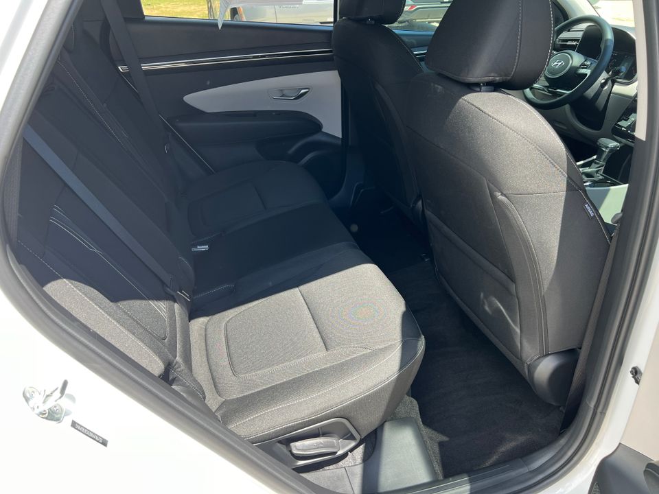 Vehicle image 17 of 37