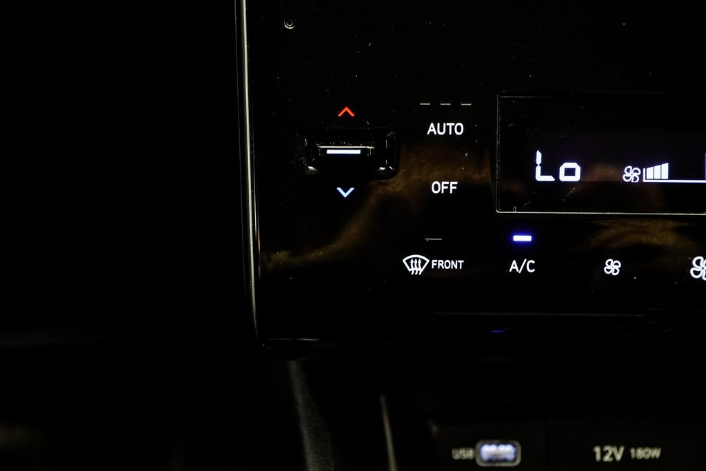 Vehicle image 27 of 55