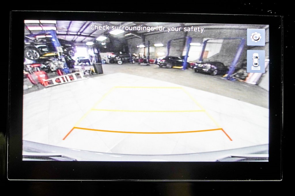 Vehicle image 22 of 44