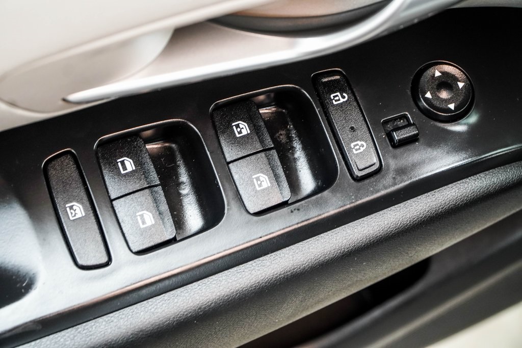 Vehicle image 29 of 44