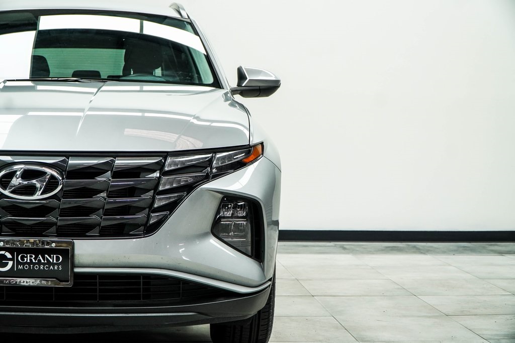 Vehicle image 4 of 44