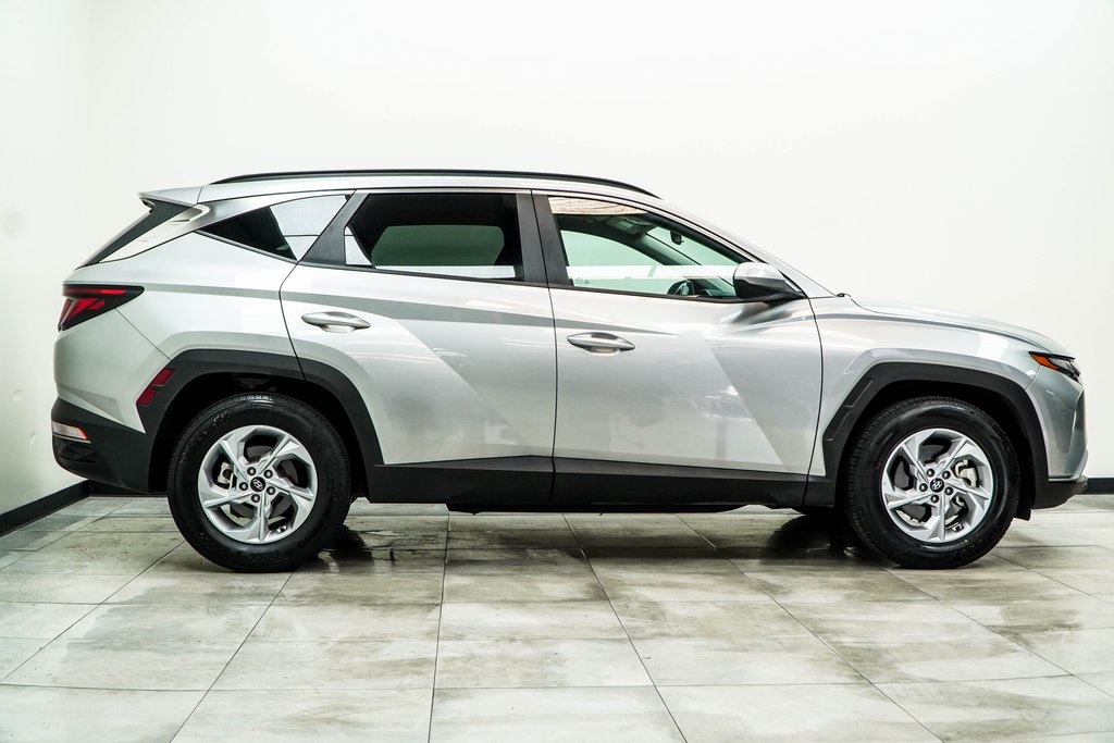 Vehicle image 6 of 44