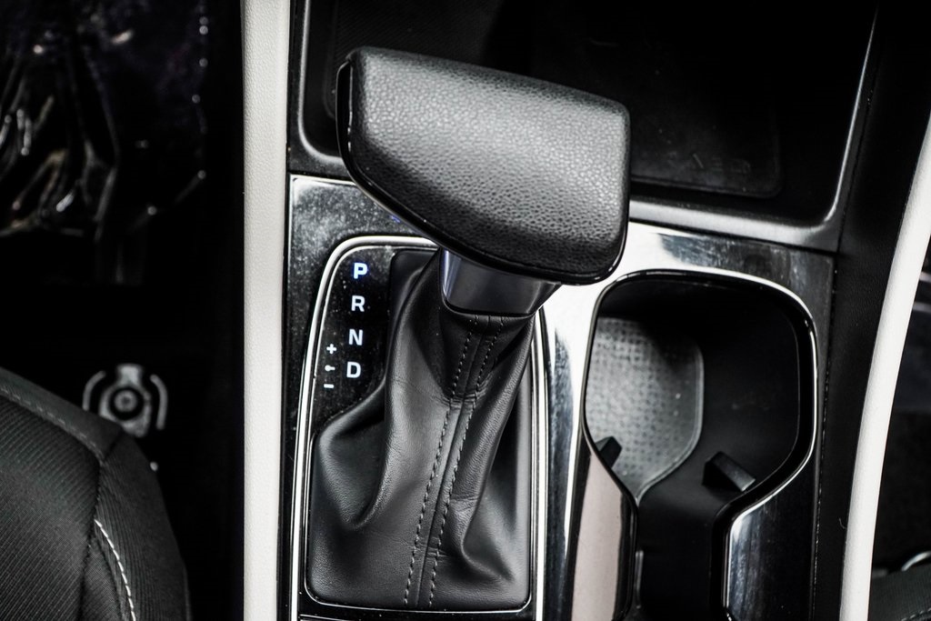 Vehicle image 24 of 44