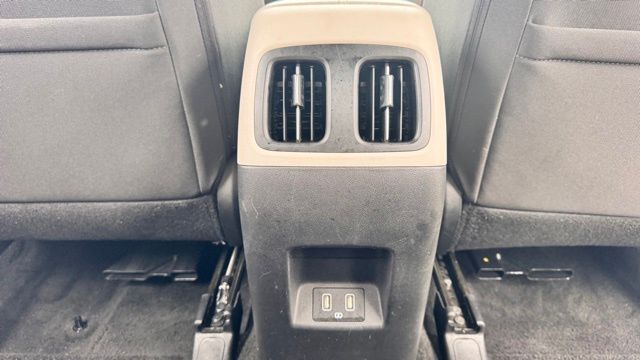 Vehicle image 29 of 31