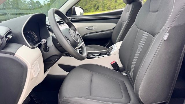 Vehicle image 20 of 31