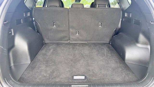 Vehicle image 12 of 31