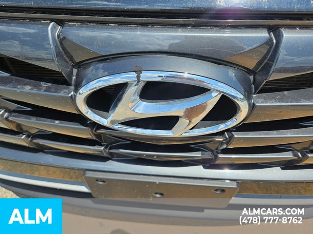 Vehicle image 22 of 25