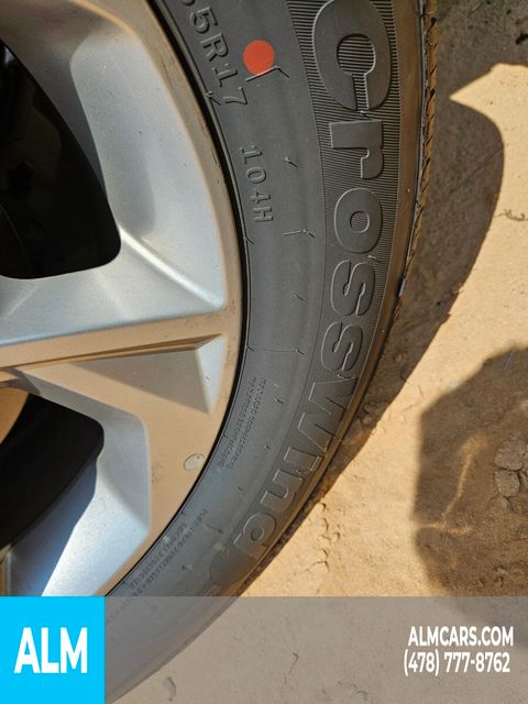 Vehicle image 11 of 25