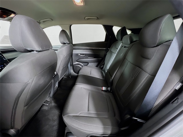Vehicle image 23 of 40