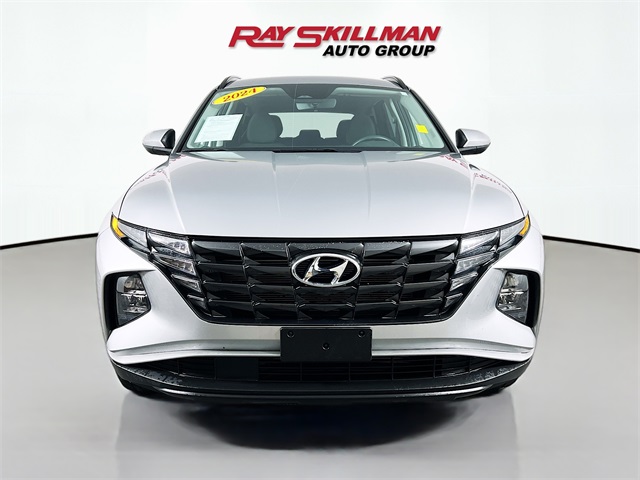 Vehicle image 2 of 40