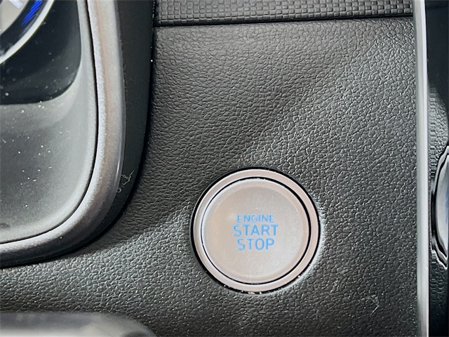 Vehicle image 16 of 40