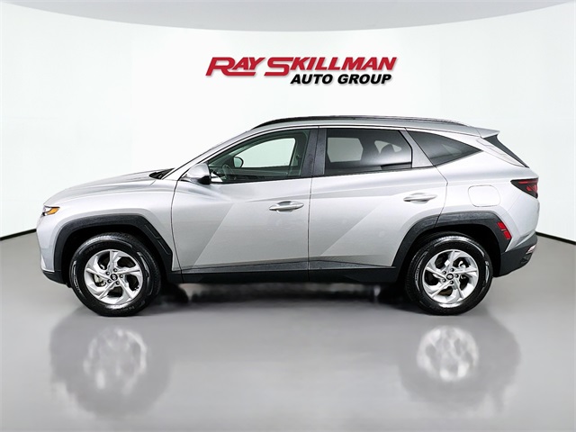 Vehicle image 8 of 40